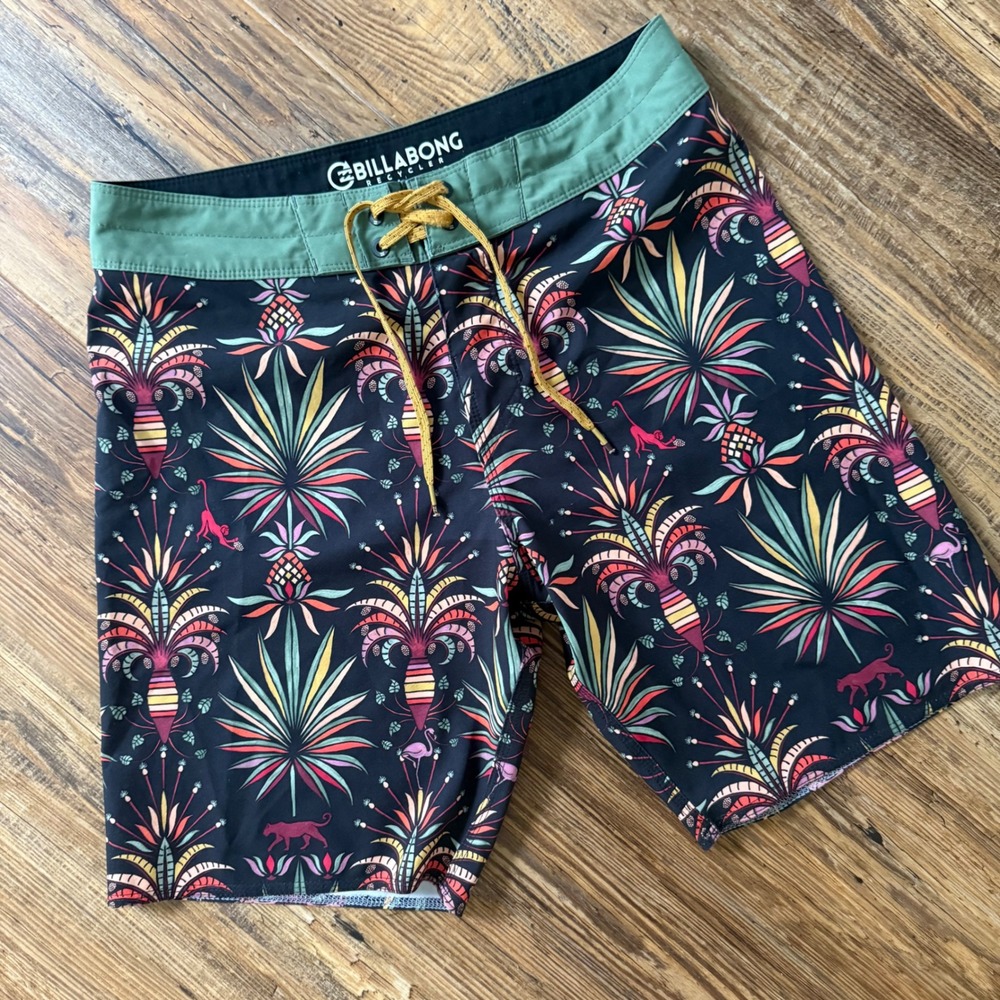 Billabong Sundays Airlite Board Shorts Mens 28 Black Tropical Monkey Pineapple